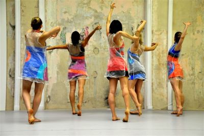 b_400_300_16777215_00_images_articles_Choreo-by--Avatra-Looking-Backward-to-Tomorrow.-Choreography-A.-Ayuso-Image-by-Eugenia-Morales-750-x-498.jpg